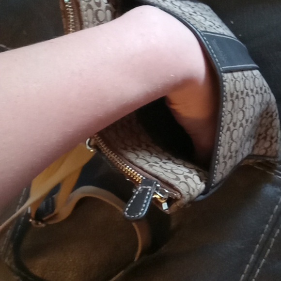 COACH Signature Crossbody EUC - Picture 7 of 16